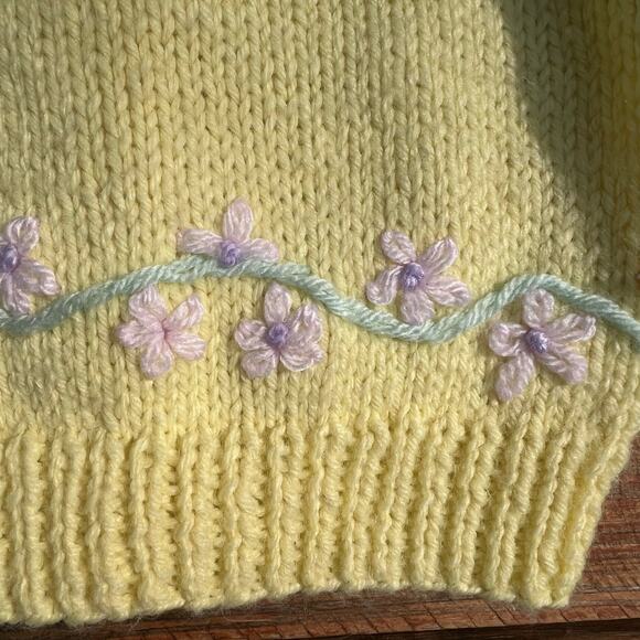 Vintage Hand Knit Baby Sweater 12M Hood Yellow Pink Flowers Cottagecore Cardigan - Picture 8 of 16